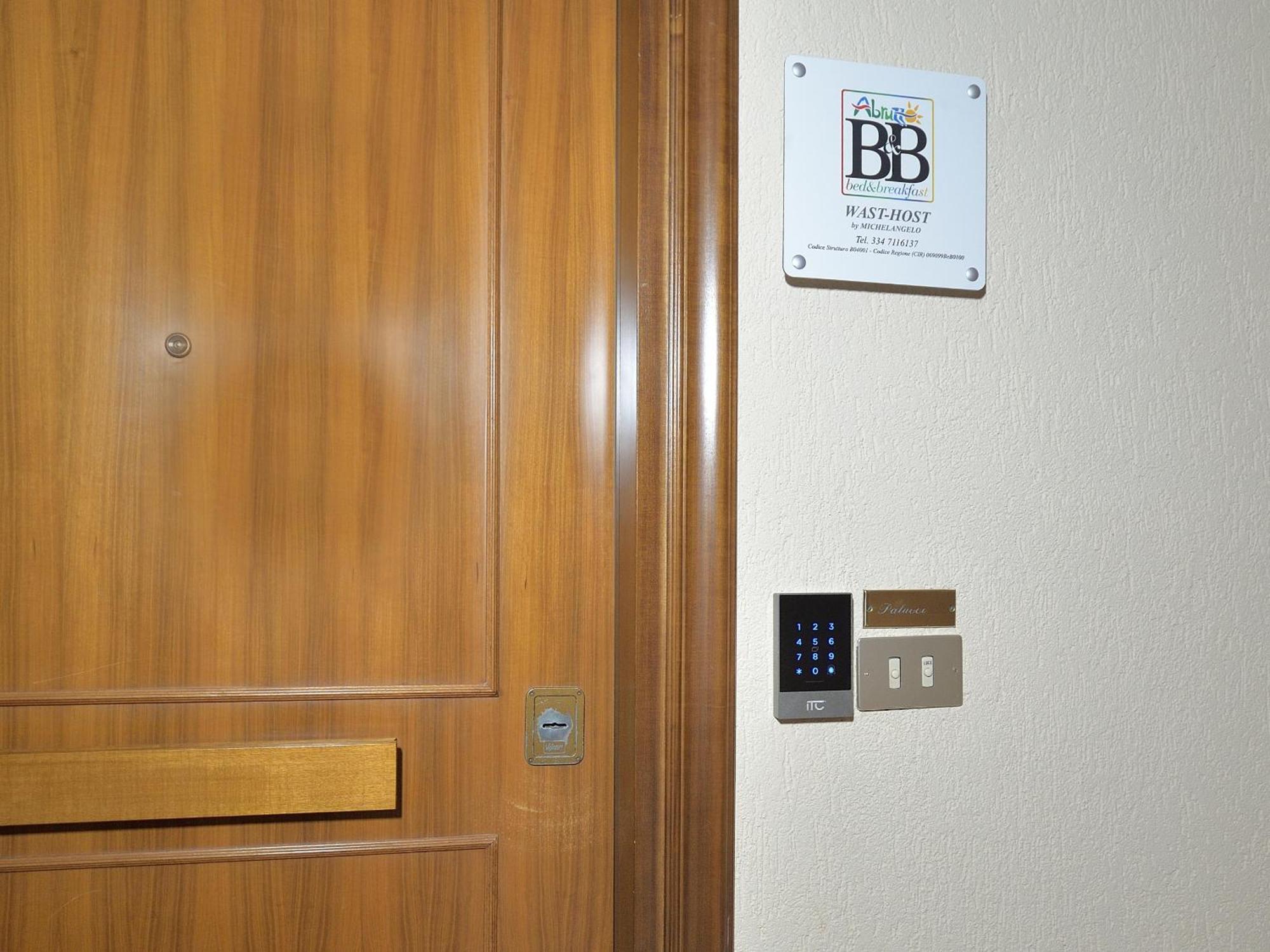 Bed and Breakfast Wast-Host By Michelangelo Vasto Exterior foto